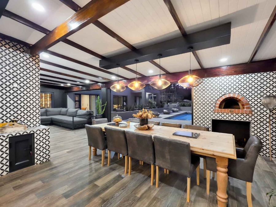 7 Bedroom Property for Sale in Durbanville Western Cape